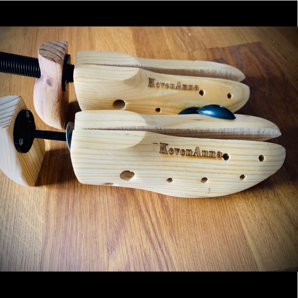 NEW! Never Used KevenAnna Wooden Shoe Stretcher